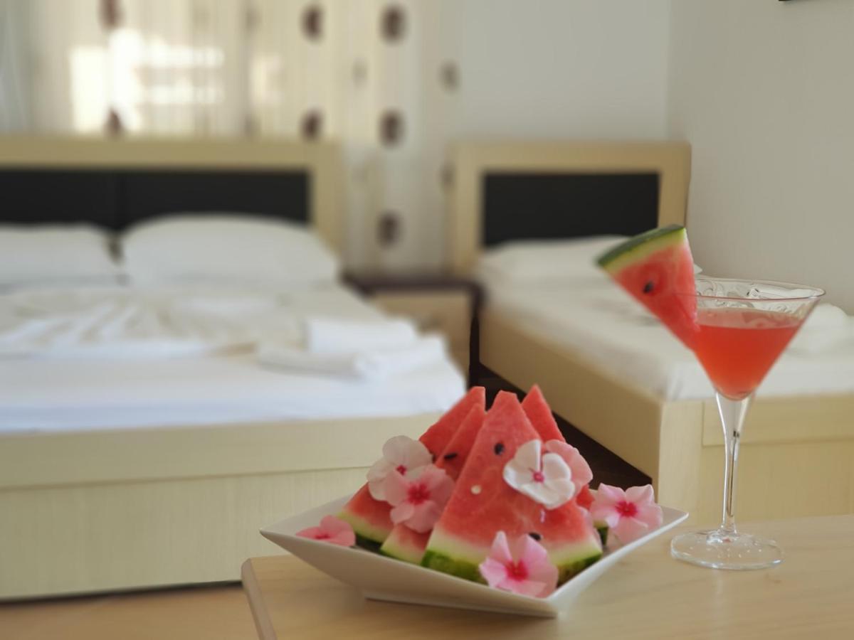 Family Hotel Haruni Ksamil Extérieur photo