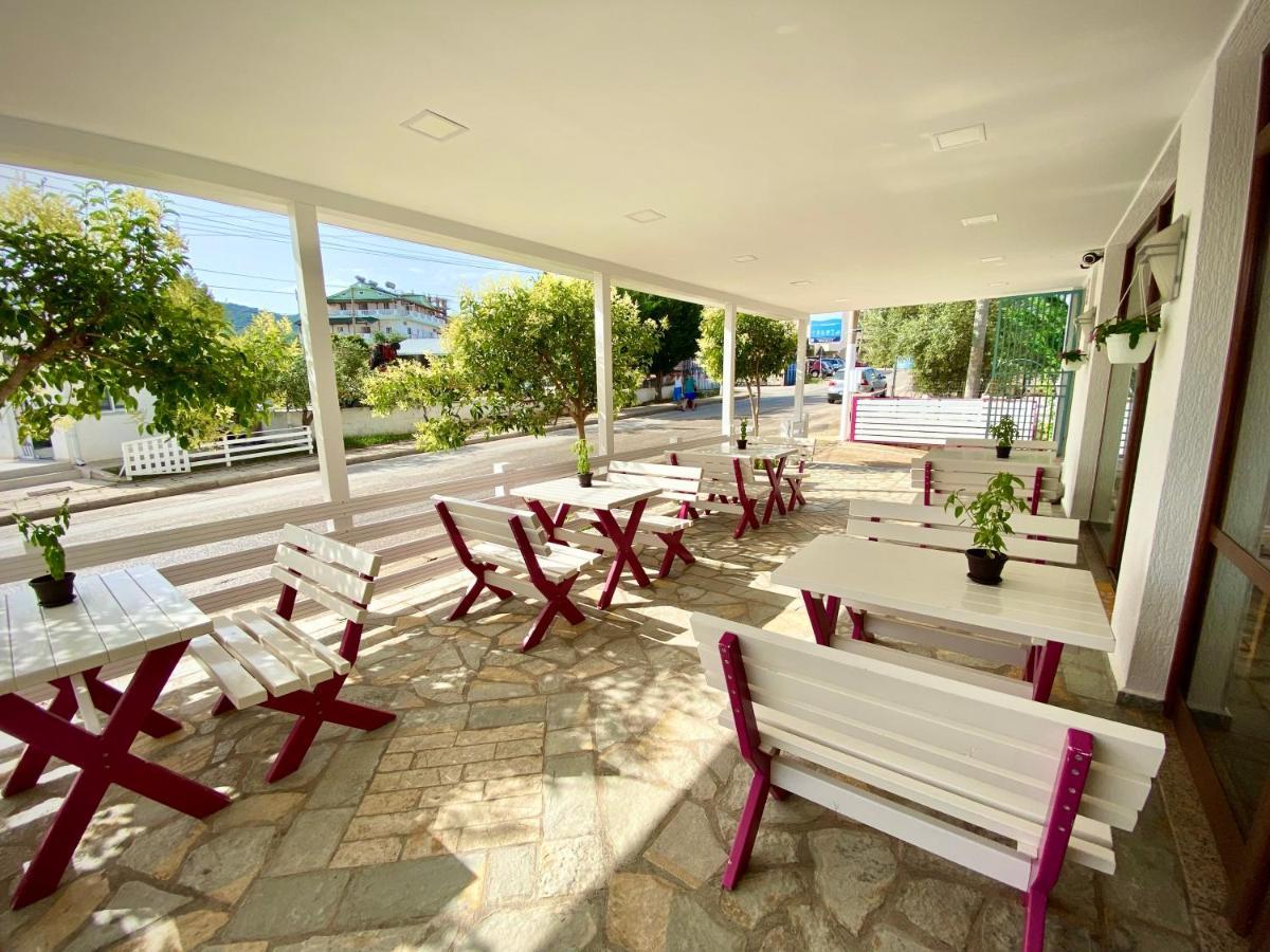 Family Hotel Haruni Ksamil Extérieur photo