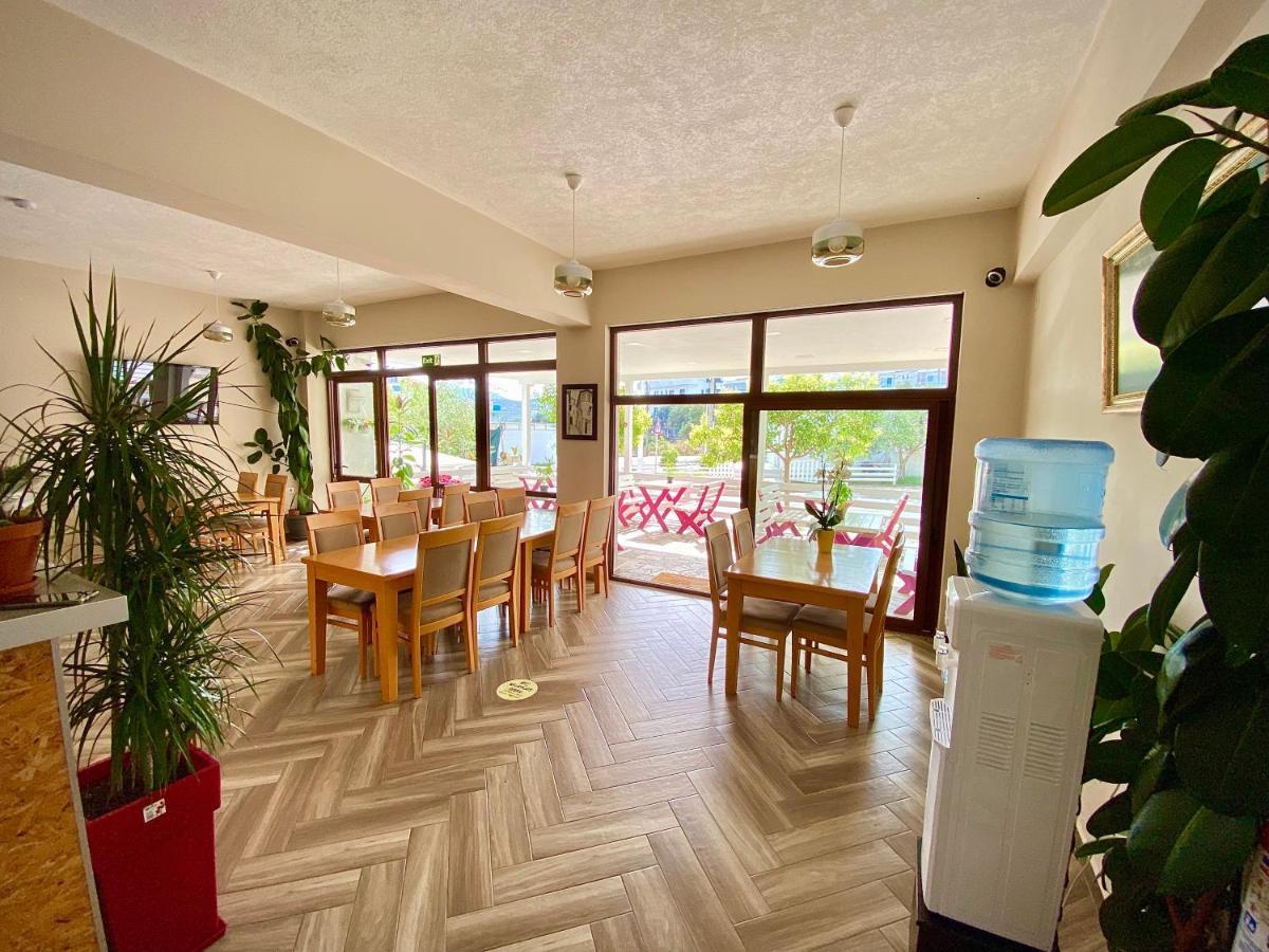 Family Hotel Haruni Ksamil Extérieur photo