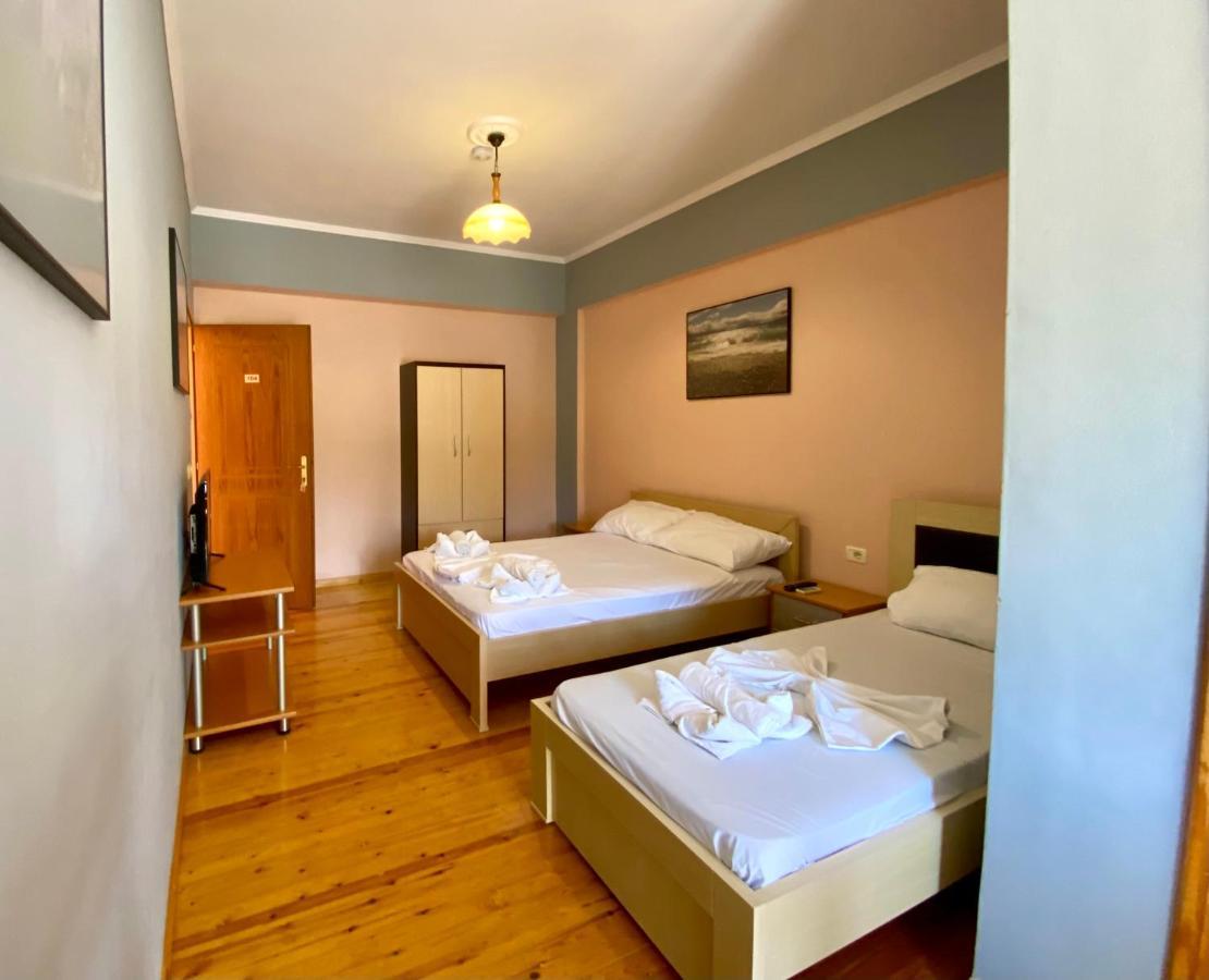 Family Hotel Haruni Ksamil Extérieur photo