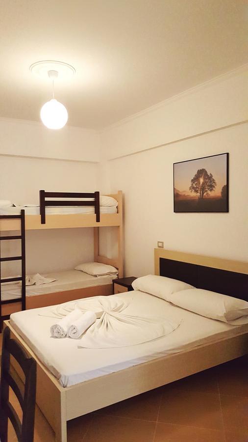 Family Hotel Haruni Ksamil Extérieur photo