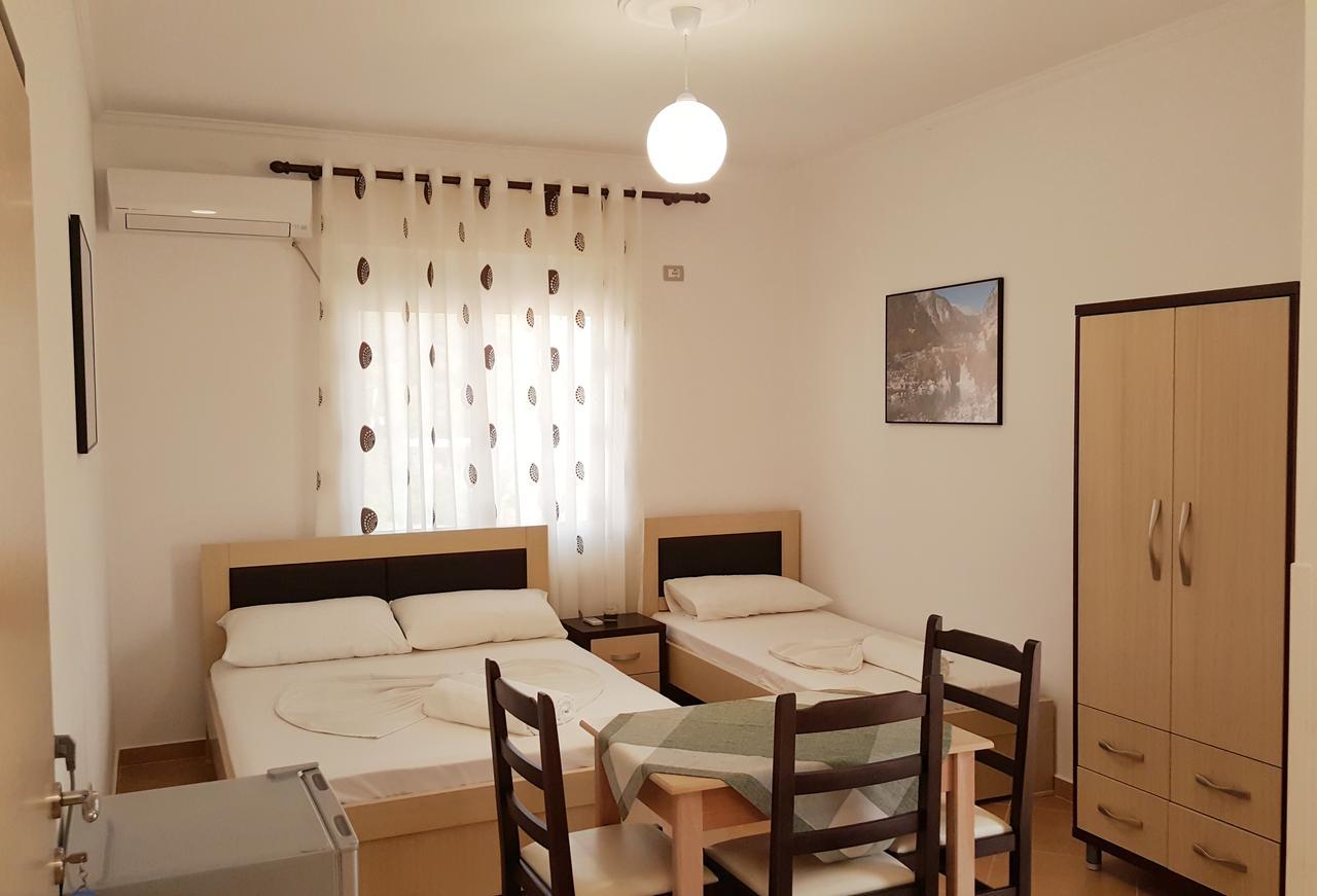 Family Hotel Haruni Ksamil Extérieur photo