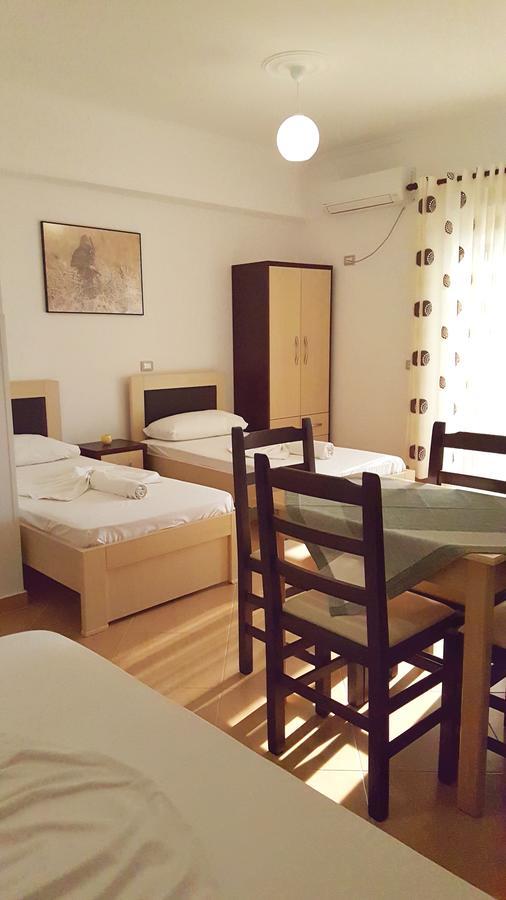 Family Hotel Haruni Ksamil Extérieur photo