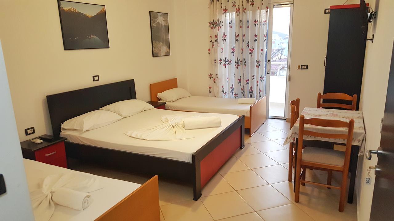 Family Hotel Haruni Ksamil Extérieur photo