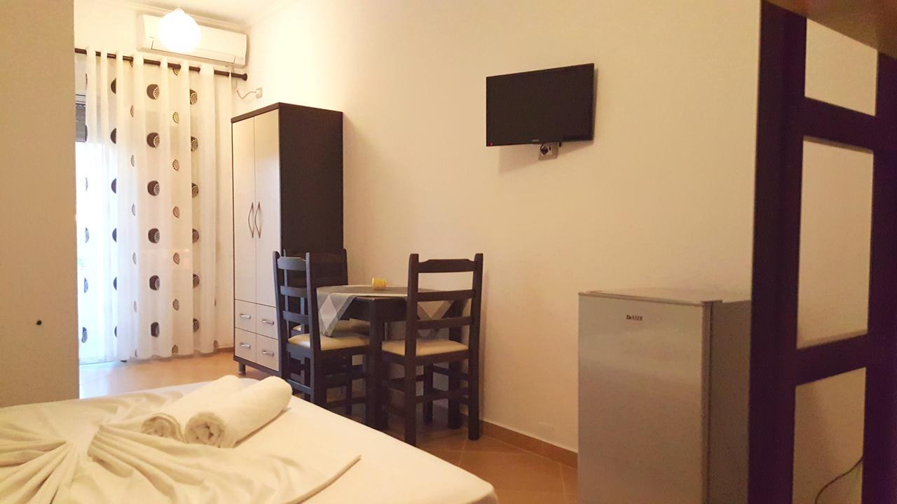 Family Hotel Haruni Ksamil Extérieur photo