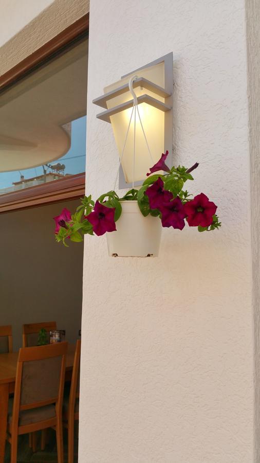 Family Hotel Haruni Ksamil Extérieur photo
